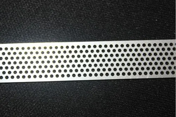 金屬精密打孔設備——激光打孔機